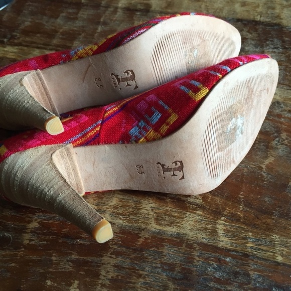 Fiel Red fabric Mexico Print Heels - Picture 4 of 4